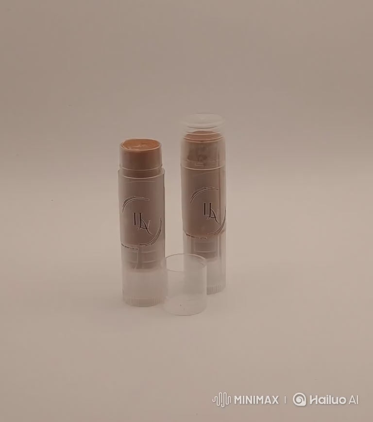 Beewax Lipbalm blend with Vanilla and chocolate fragrances